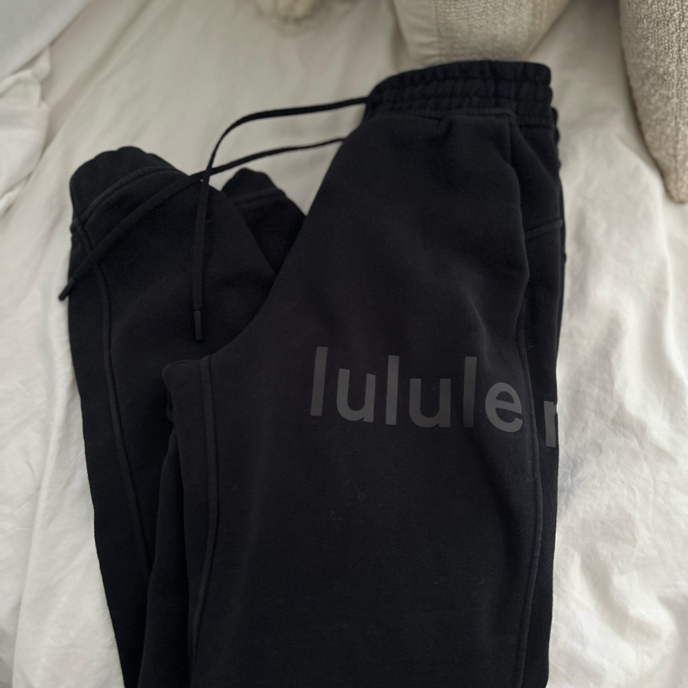 Lululemon Athletica Loungeful High-Rise Joggers - Picture 6 of 7